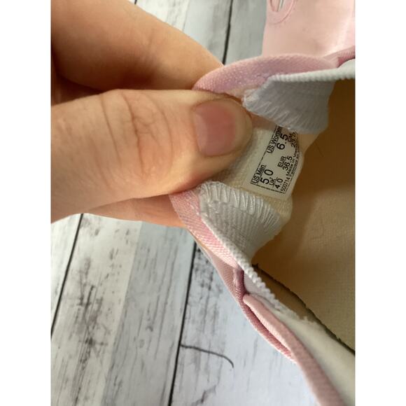 VANS OFF THE WALL Women’s Blushing/ Pink Slip on Shoes Size 6.5 - Picture 3 of 3